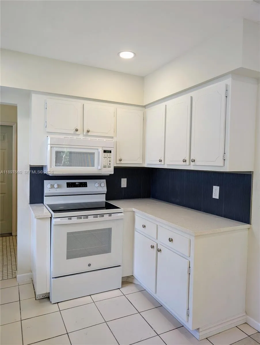 856 Benevento Ave # 1, Coral Gables FL 33146