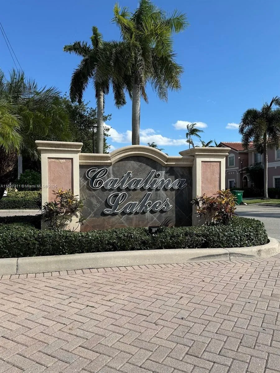 2 bedroom 2 bath for sale at 7802 Catalina Cir, Tamarac FL 33321