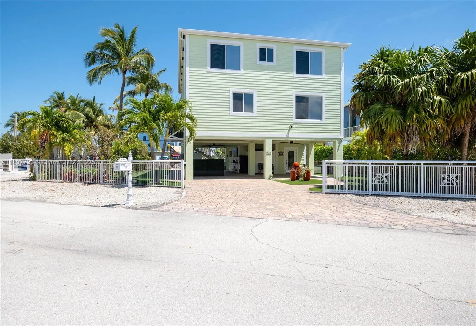 140 FAIRWICH CT, Tavernier FL 33070