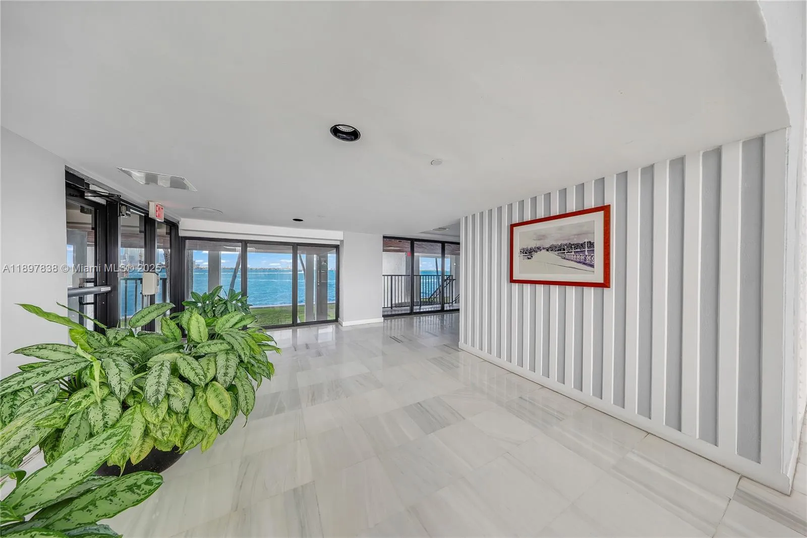 801 N Venetian Dr # 903, Miami FL 33139