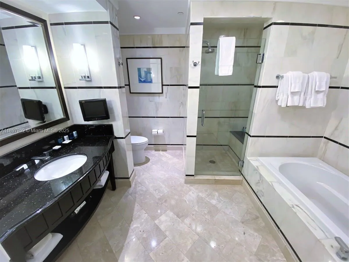 4391 Collins Ave # 1619, Miami Beach FL 33140