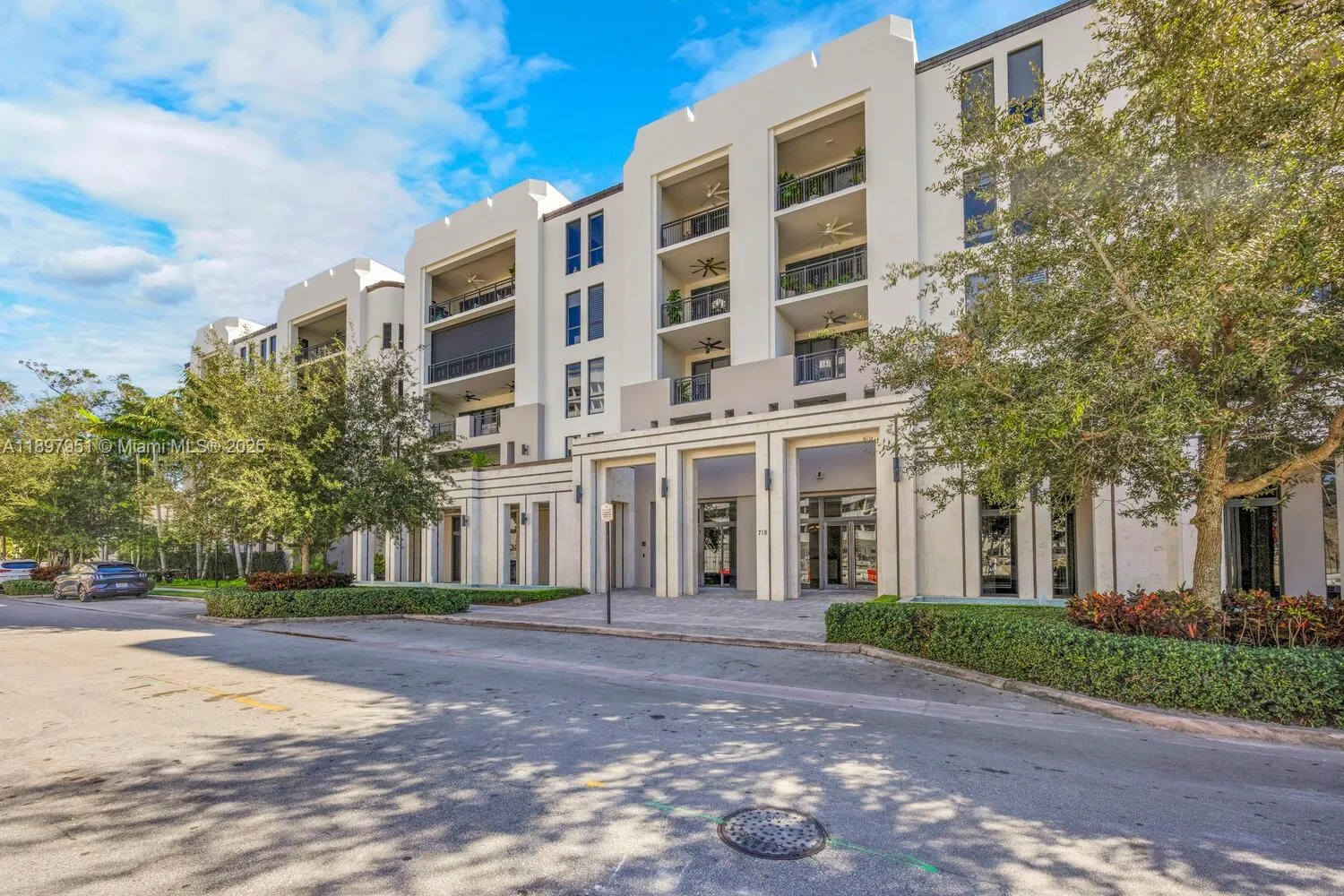718 Valencia Ave # 207, Coral Gables FL 33134