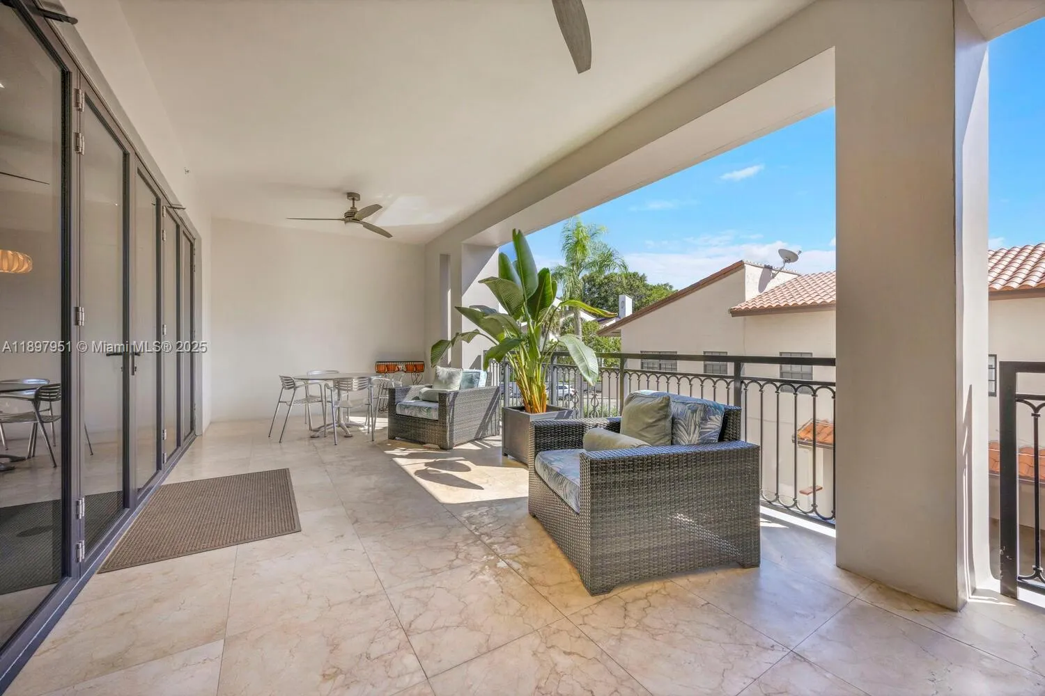 718 Valencia Ave # 207, Coral Gables FL 33134