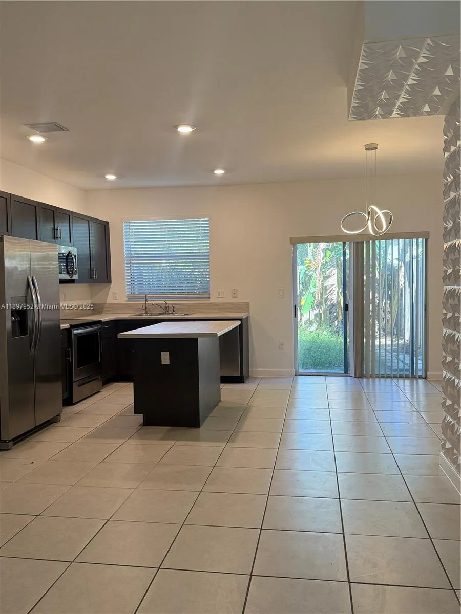 3 bedroom 3 bath for sale at 2739 SE 17th St, Homestead FL 33035