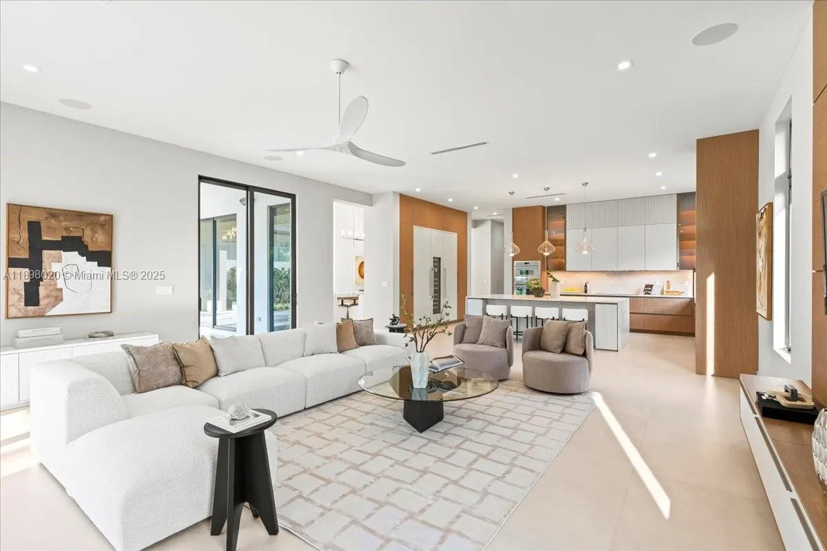 7110 SW 82 Ave, Miami FL 33143