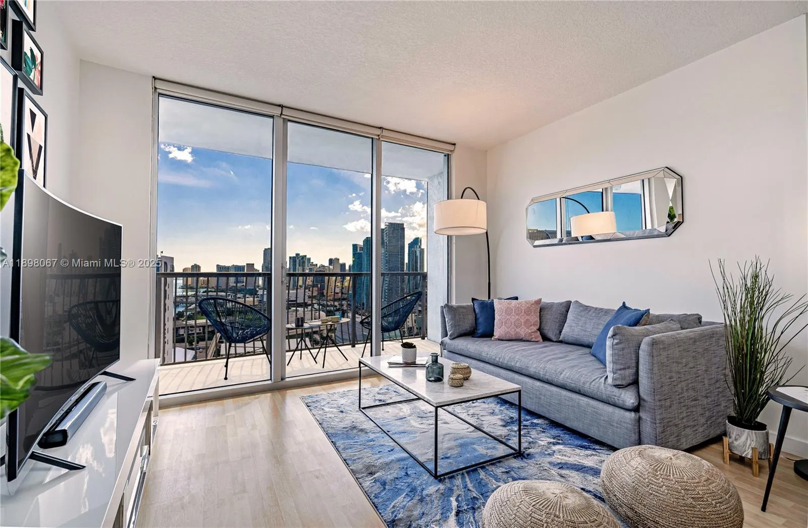 1 bedroom 1 bath for sale at 1750 N Bayshore Dr # 3906, Miami FL 33132