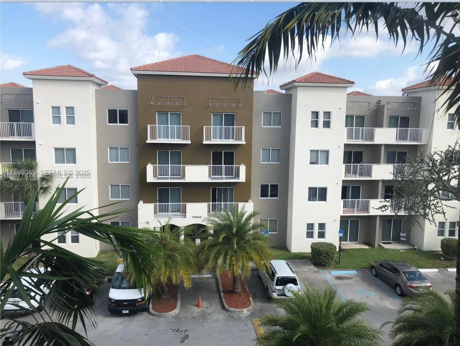 2 bedroom 2 bath for sale at 11060 SW 196th St # 103, Cutler Bay FL 33157