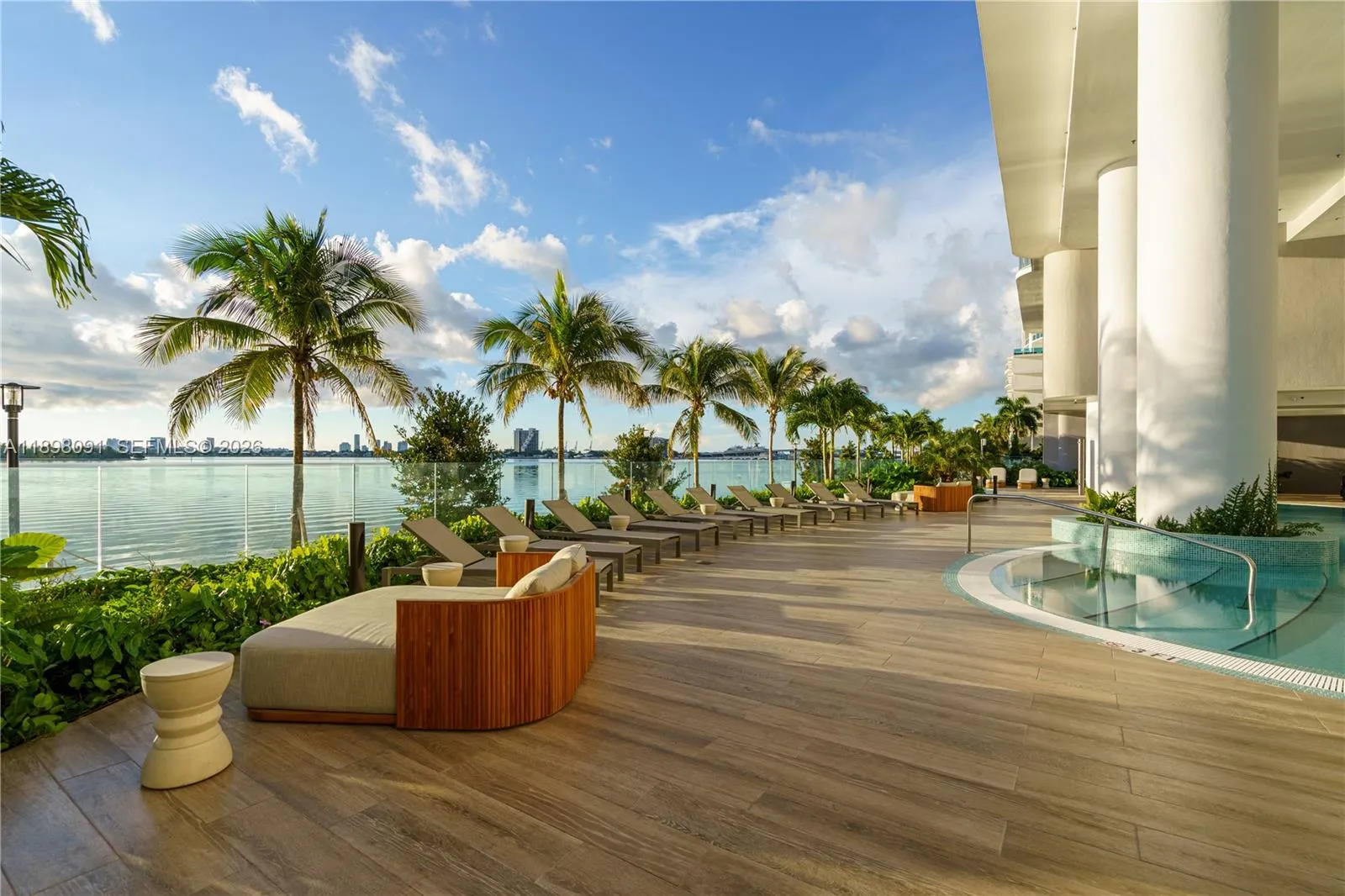 700 NE 24th St # 4002, Miami FL 33137