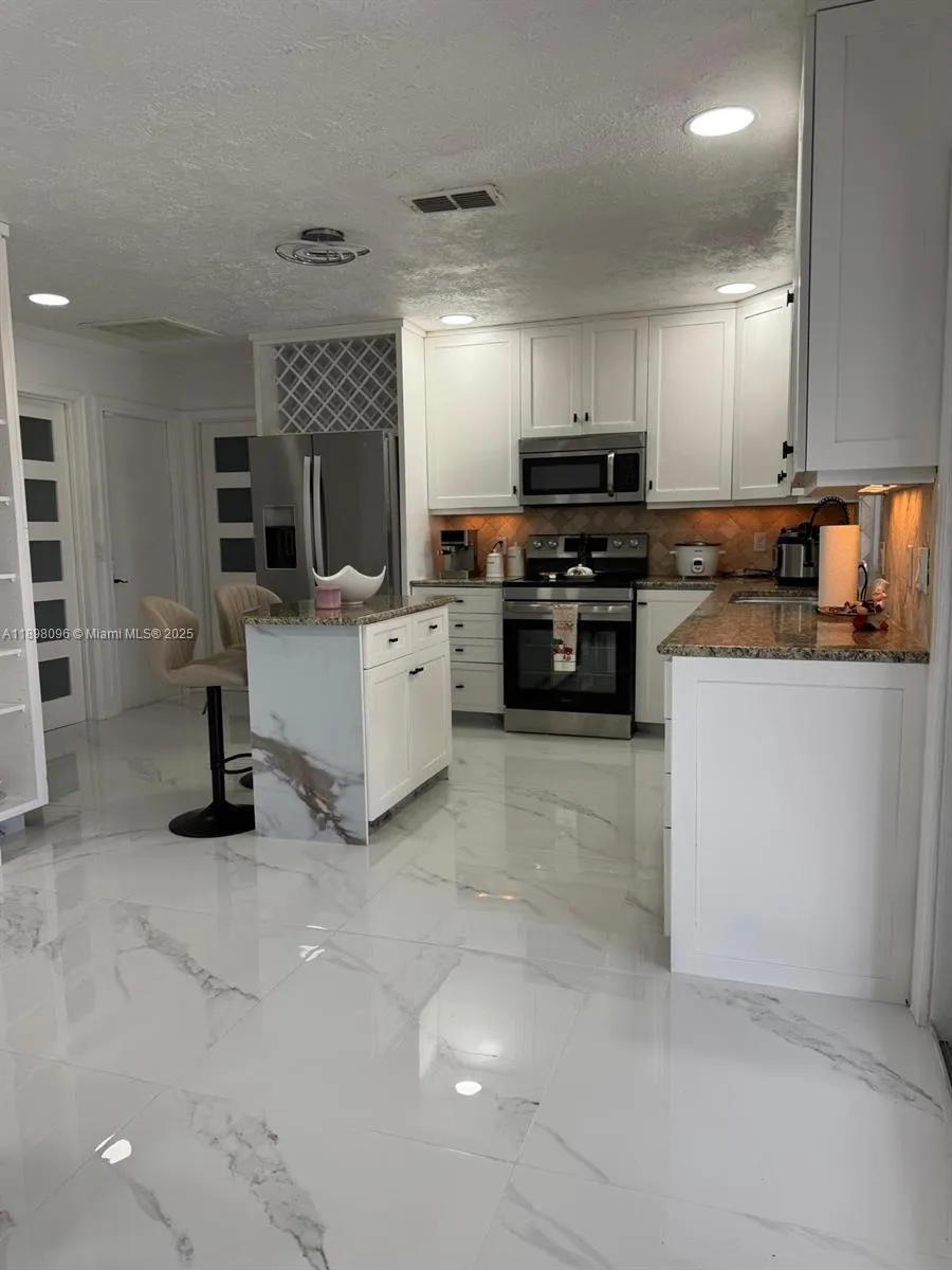 2492 SE Rival Ave, Port St. Lucie FL 34952