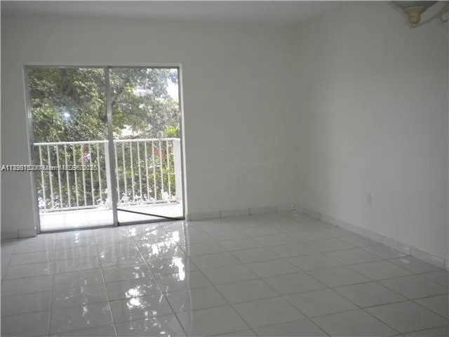 260 NW 107th Ave # 207, Miami FL 33172