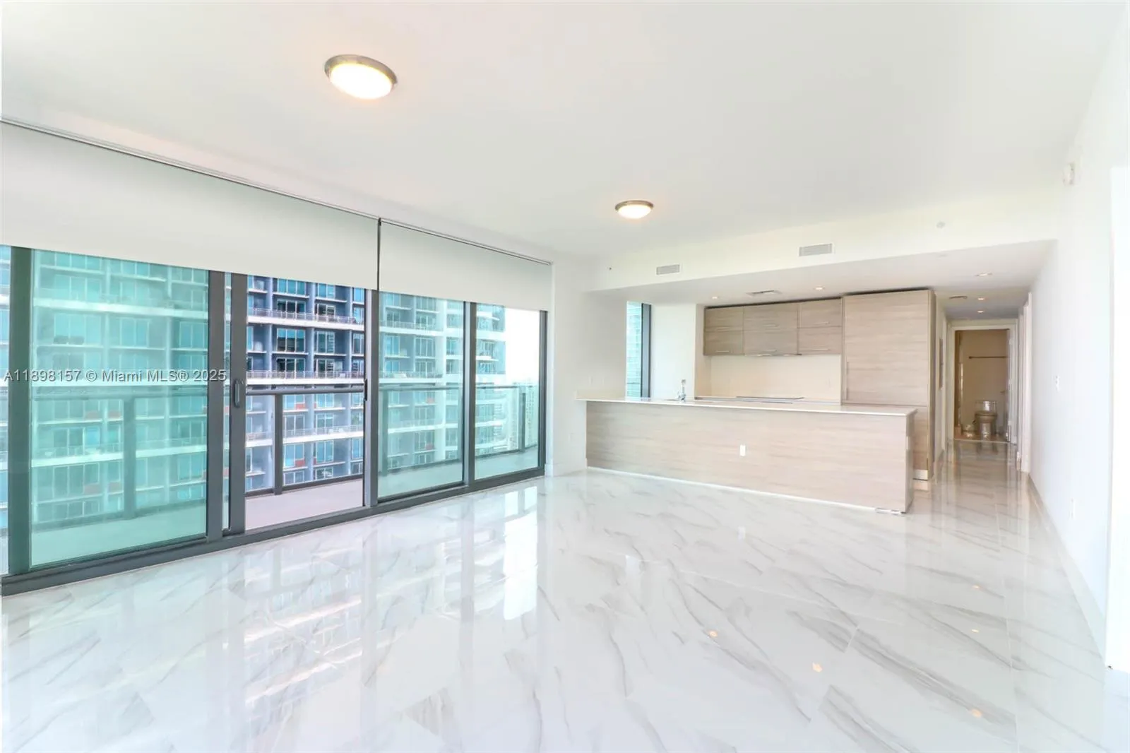 1300 S miami # 2706, Miami FL 33130