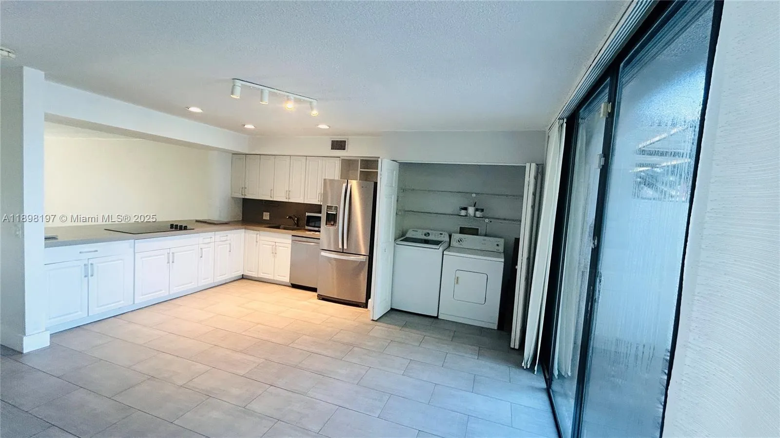 1666 NW 113th Way, Pembroke Pines FL 33026