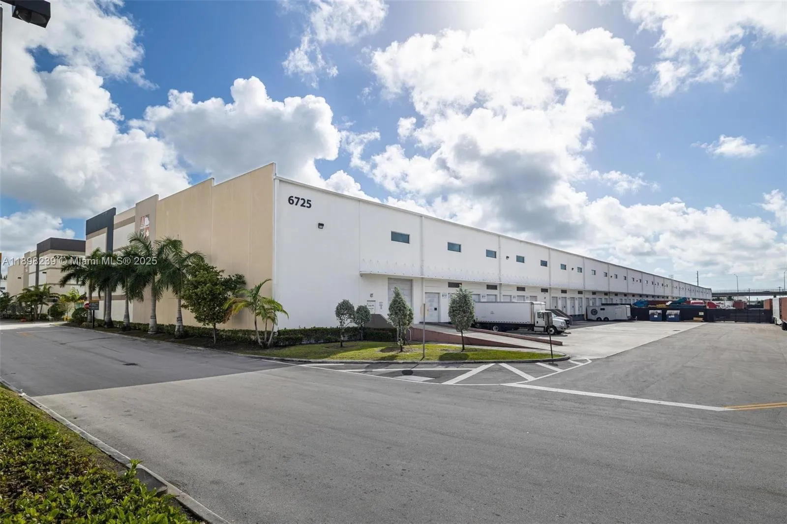 6725 NW 36th St, Miami FL 33166