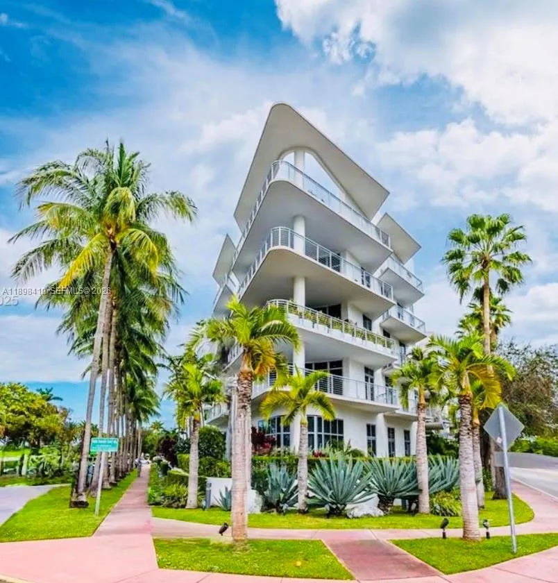 2001 Meridian Ave # 404, Miami Beach FL 33139