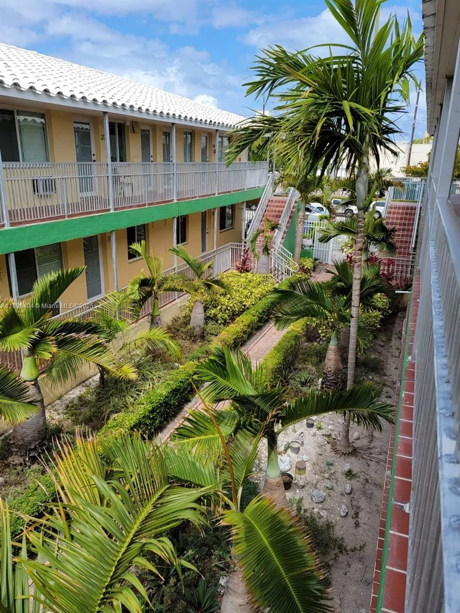 7400 Harding Ave # 15, Miami Beach FL 33141