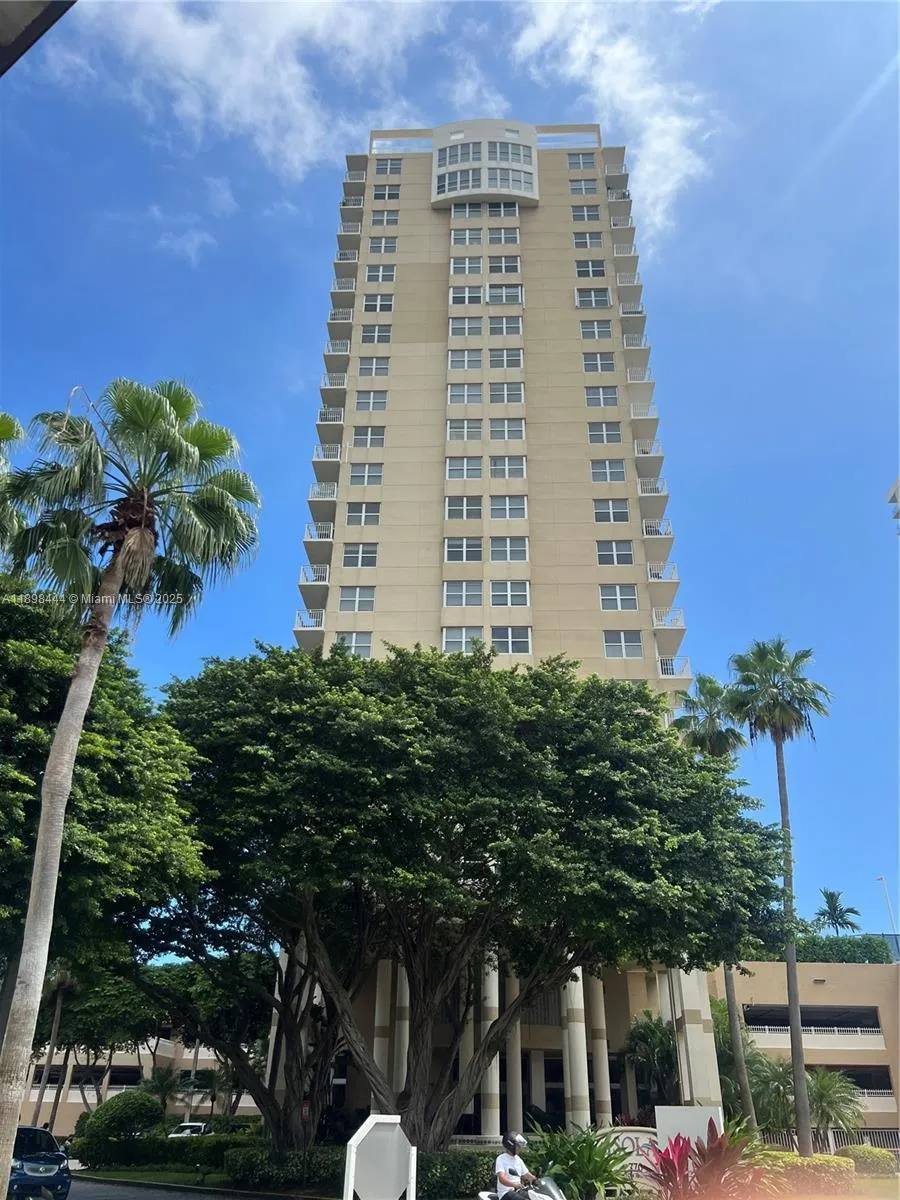 2 bedroom 2 bath for sale at 770 Claughton Island Dr # 406, Miami FL 33131