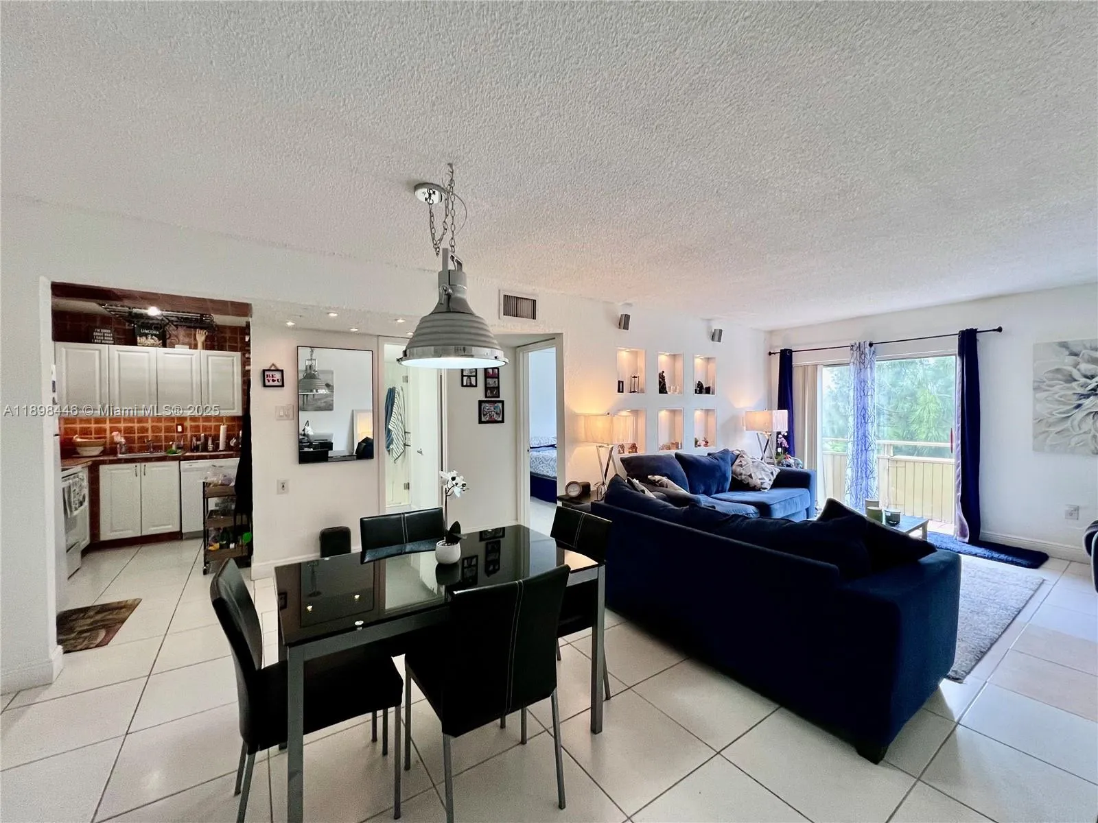 1 bedroom 1 bath for sale at 17530 NW 68th Ave # C4008, Hialeah FL 33015