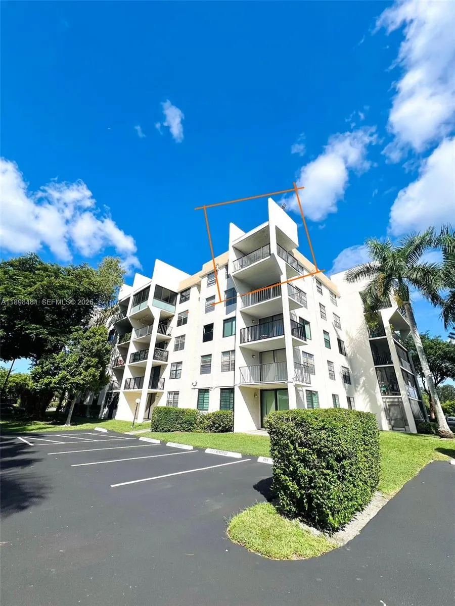 6190 Woodlands Blvd # 517, Tamarac FL 33319