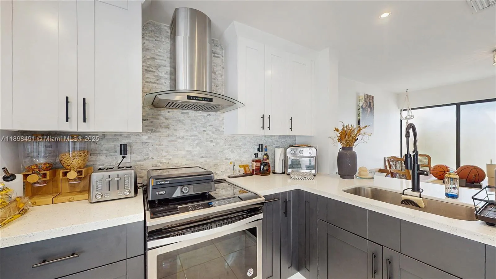 12379 SW 94th Ter, Miami FL 33186