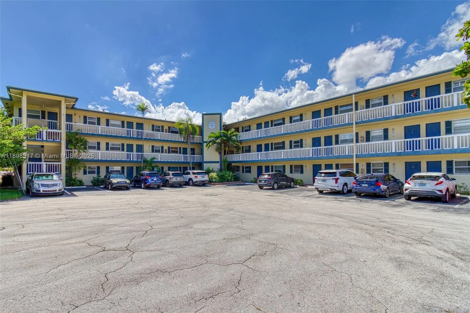 2 bedroom 1 bath for sale at 1400 NE 57th Ct # 301, Fort Lauderdale FL 33334