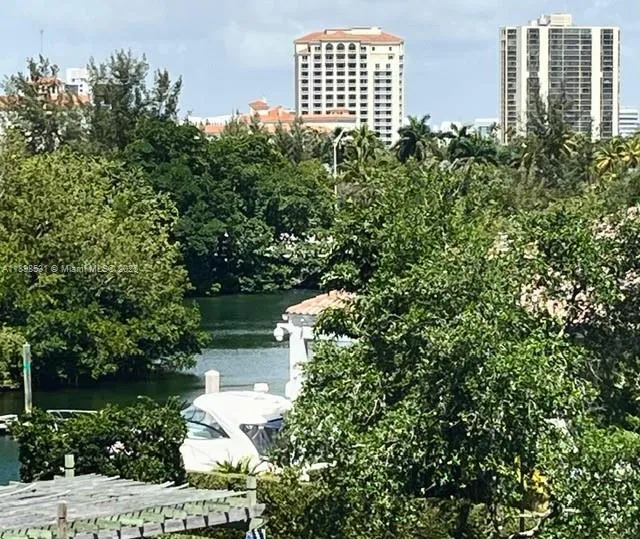 2 bedroom 2 bath for sale at 3530 Mystic Pointe Dr # 408, Aventura FL 33180