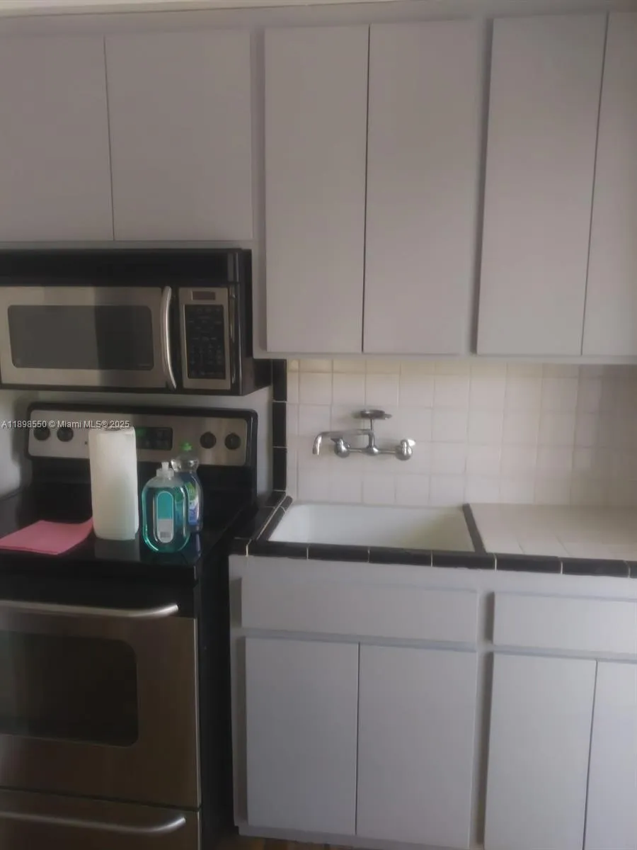 7420 Carlyle Ave, Miami Beach FL 33141