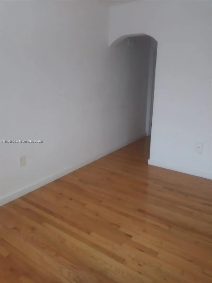 7420 Carlyle Ave, Miami Beach FL 33141