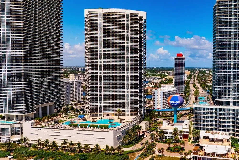 3 bedroom 3 bath for sale at 1800 S Ocean Dr # 3102, Hallandale Beach FL 33009