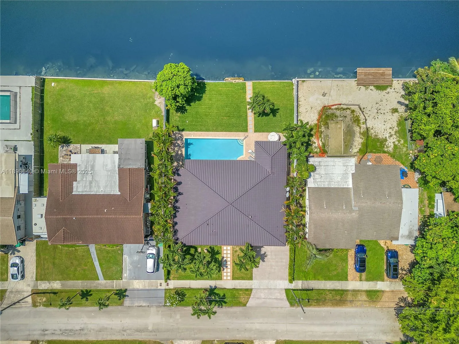 21100 NE 25th Ct, Miami FL 33180