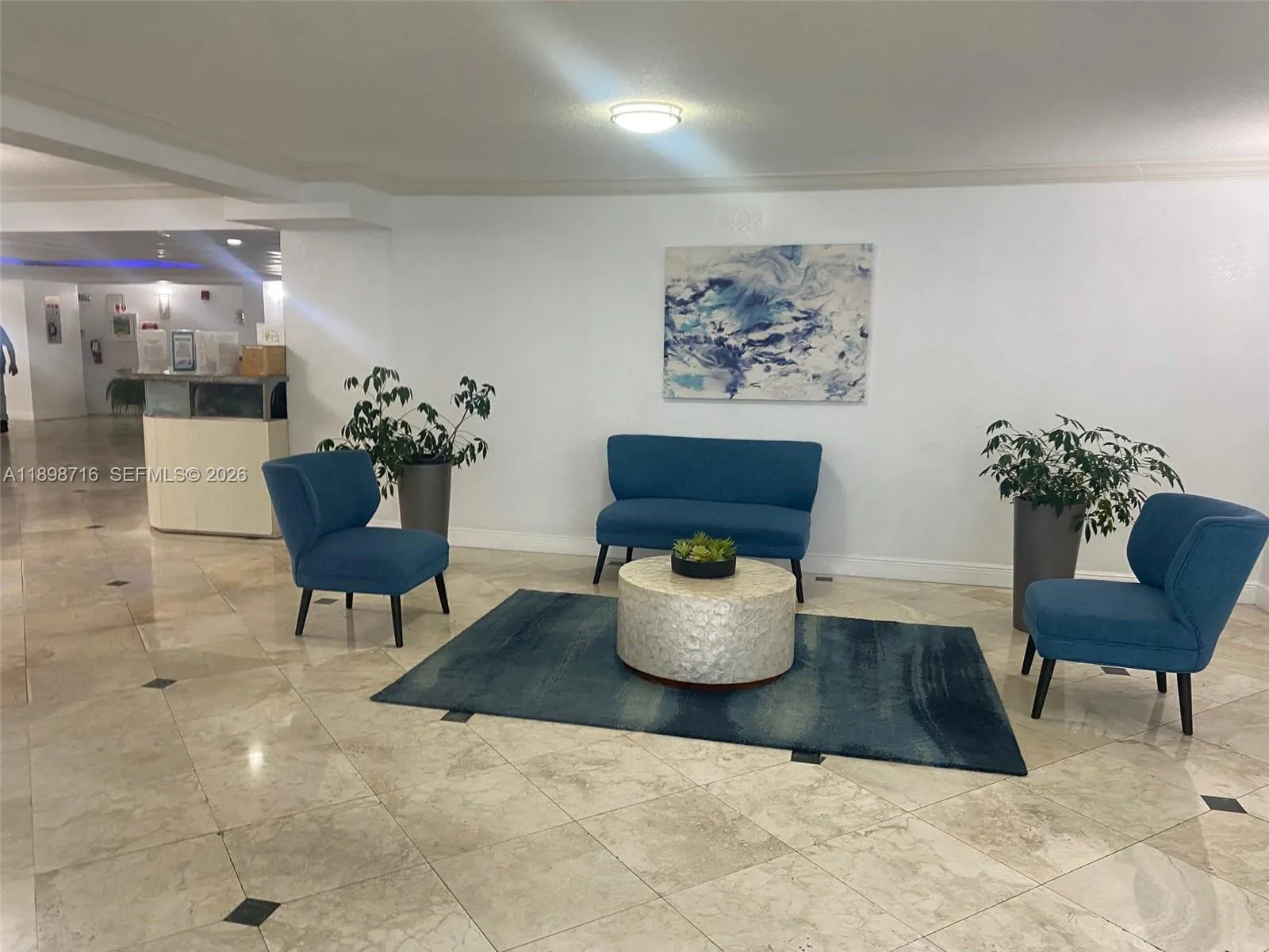 1000 Parkview Dr # 427, Hallandale Beach FL 33009