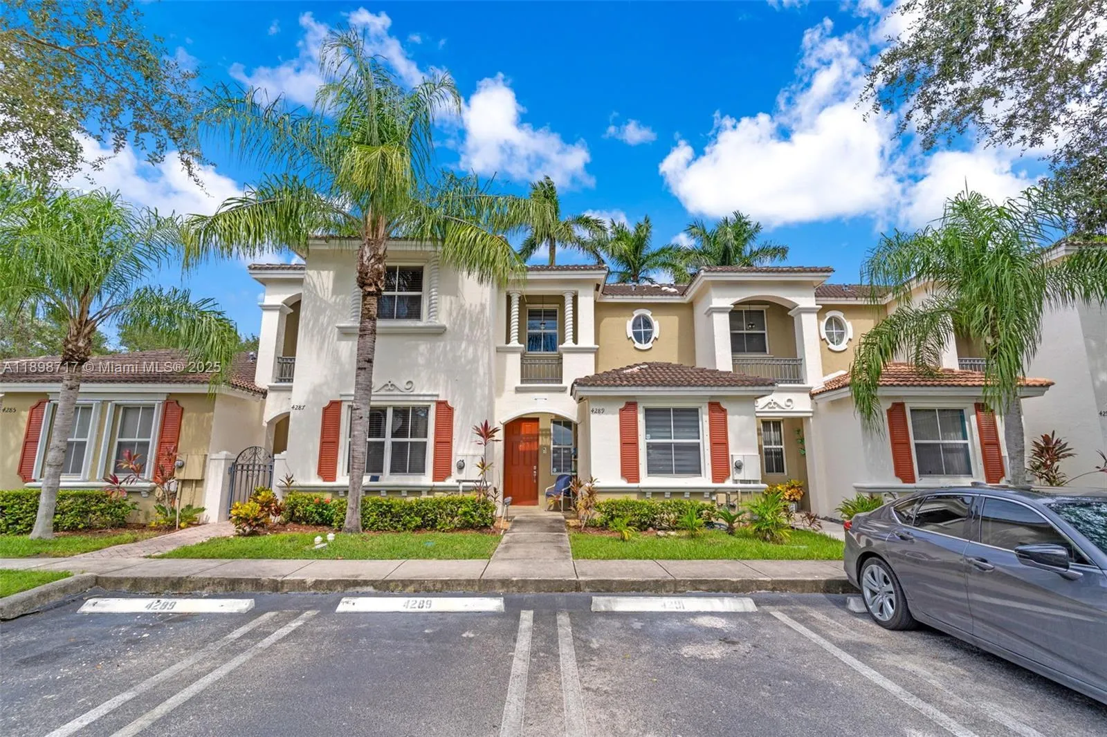 3 bedroom 3 bath for sale at 4289 NE 10th Ct, Homestead FL 33033