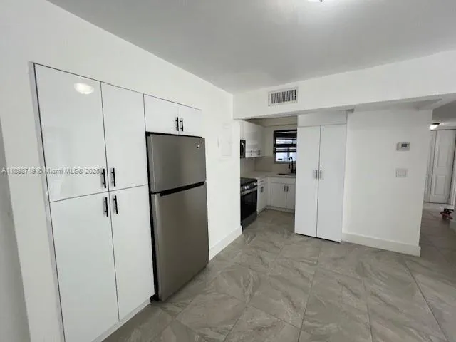 210 Fontainebleau Blvd # 411, Miami FL 33172