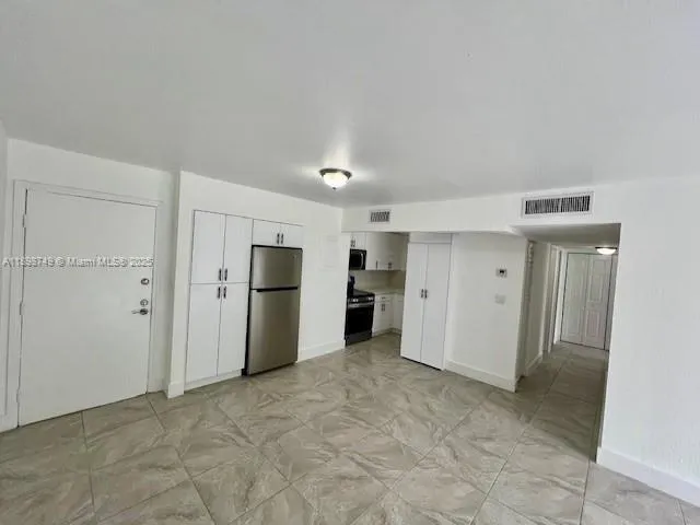 210 Fontainebleau Blvd # 411, Miami FL 33172
