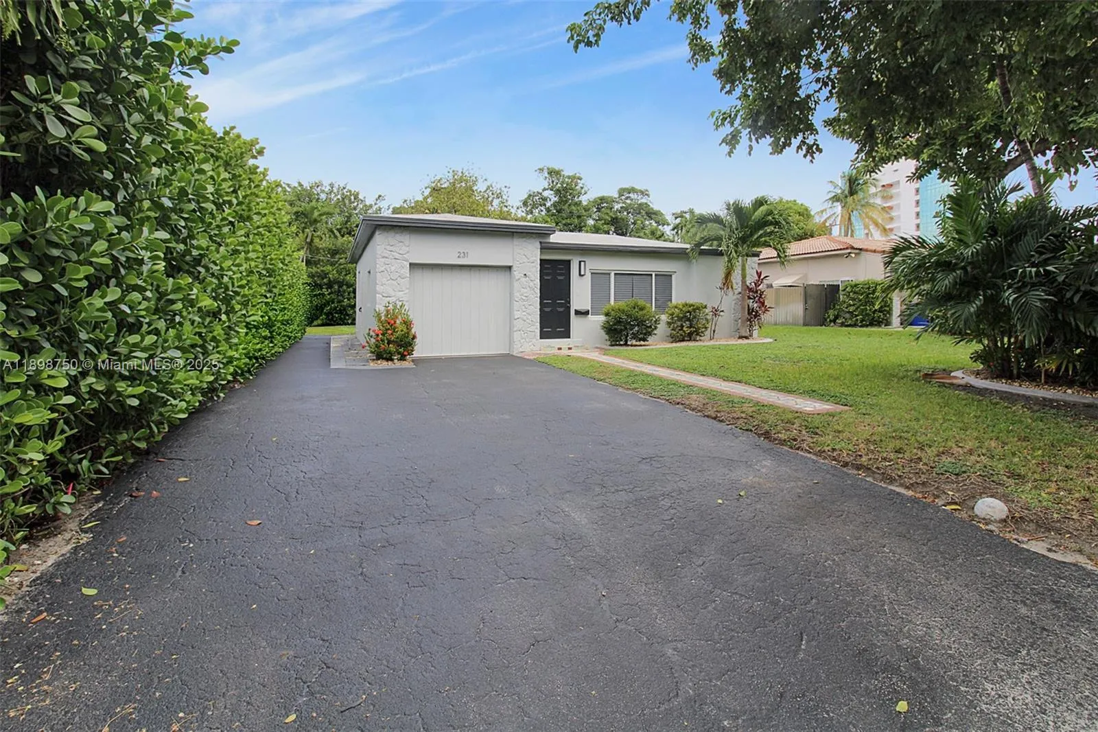 2 bedroom 2 bath for sale at 231 NE 43rd St, Miami FL 33137