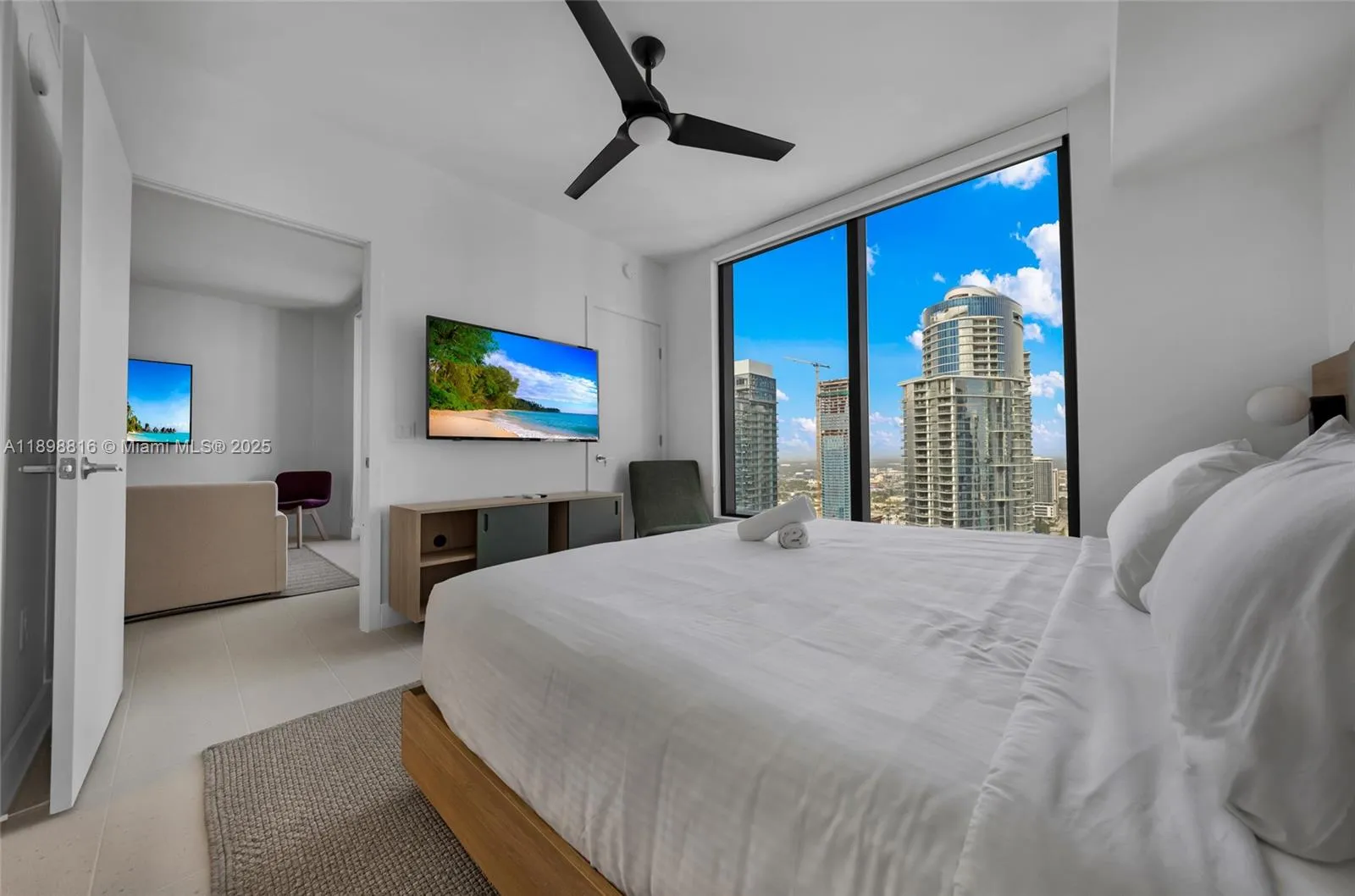 1 bedroom 1 bath for sale at 159 NE 6th St # 4011, Miami FL 33132