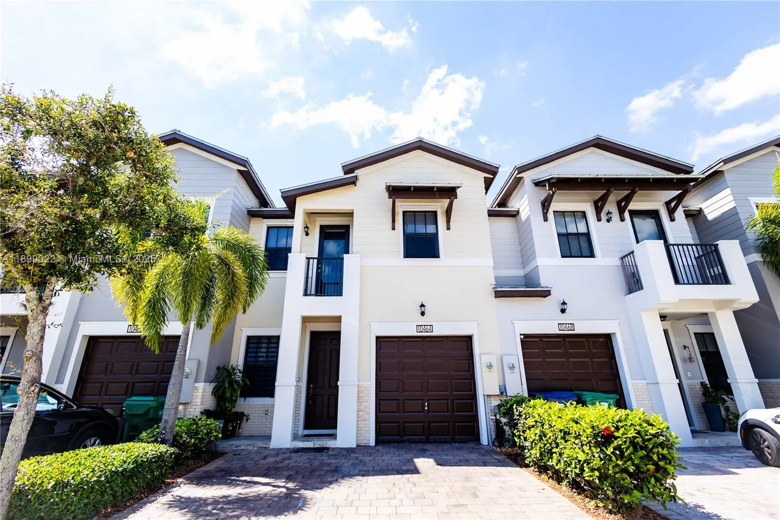 3 bedroom 2 bath for sale at 10464 NW 61st St, Doral FL 33178