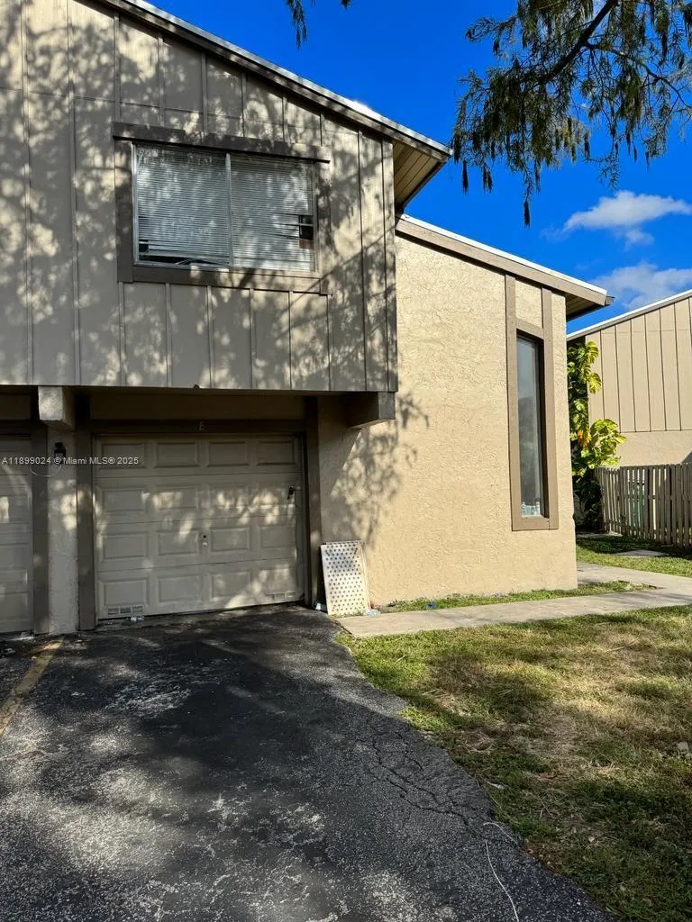 5616 NW 21st St, Lauderhill FL 33313