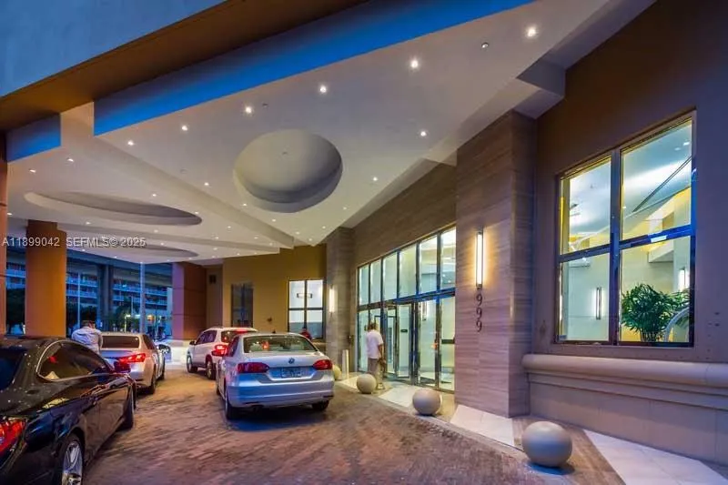 999 SW 1st Ave # 2201, Miami FL 33130