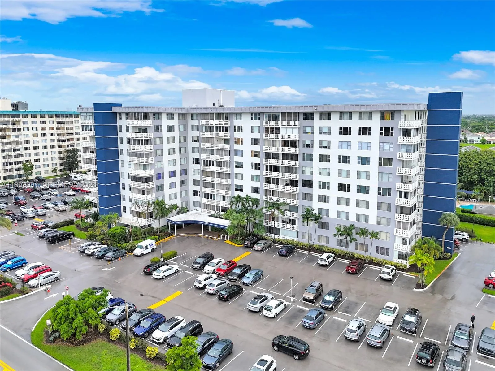 2 bedroom 2 bath for sale at 4350 Hillcrest Dr # 314, Hollywood FL 33021