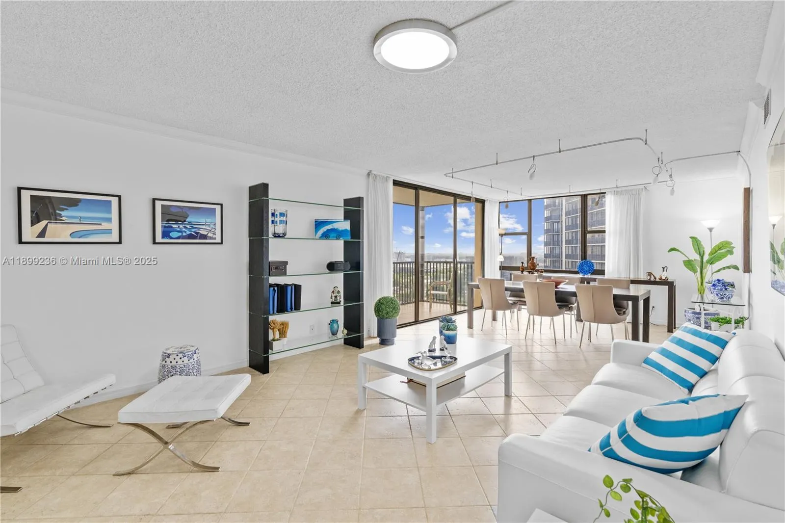 2 bedroom 2 bath for sale at 20379 W Country Club Dr # 2039, Aventura FL 33180