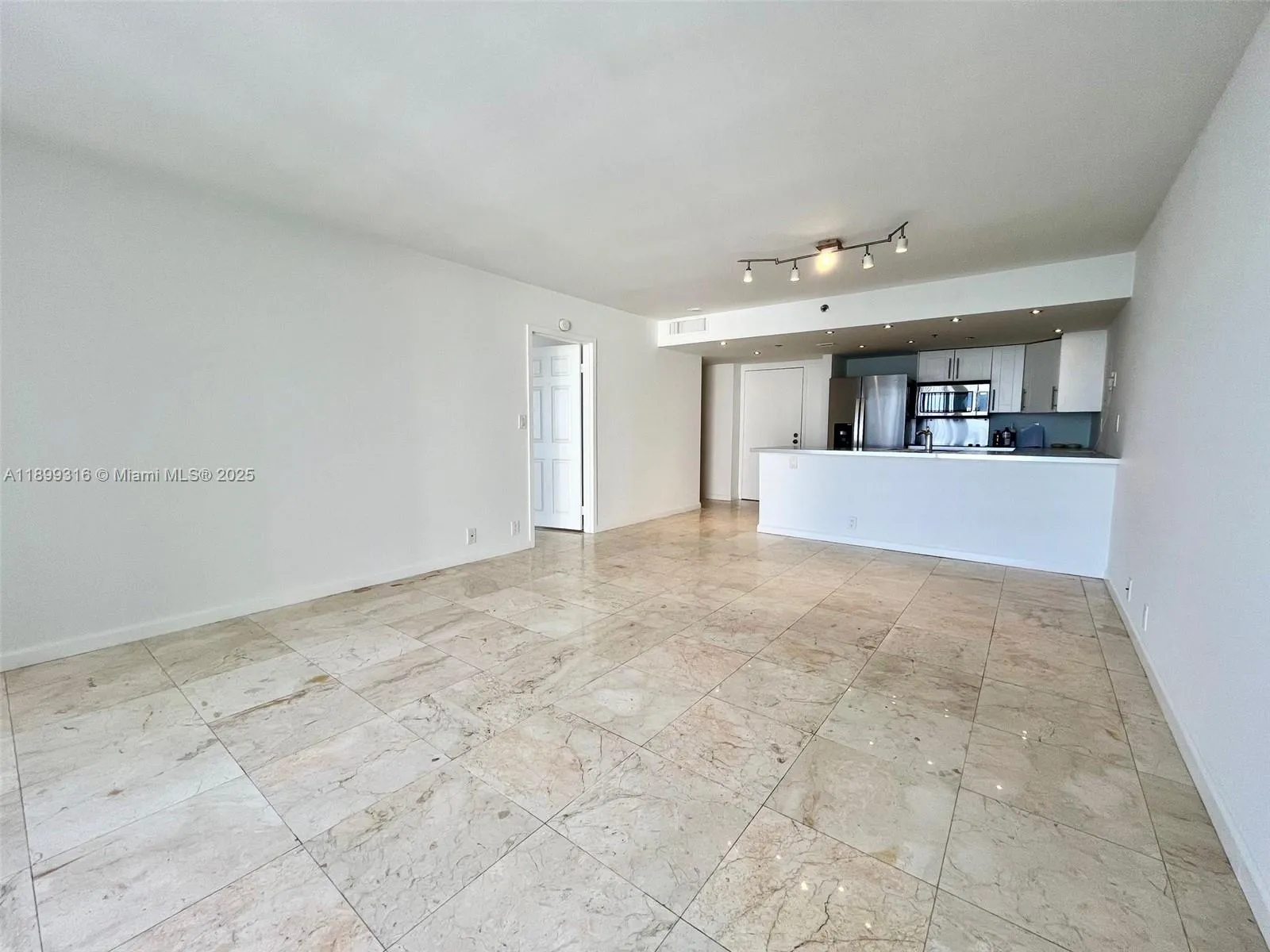 7601 E Treasure Dr # 2308, North Bay Village FL 33141