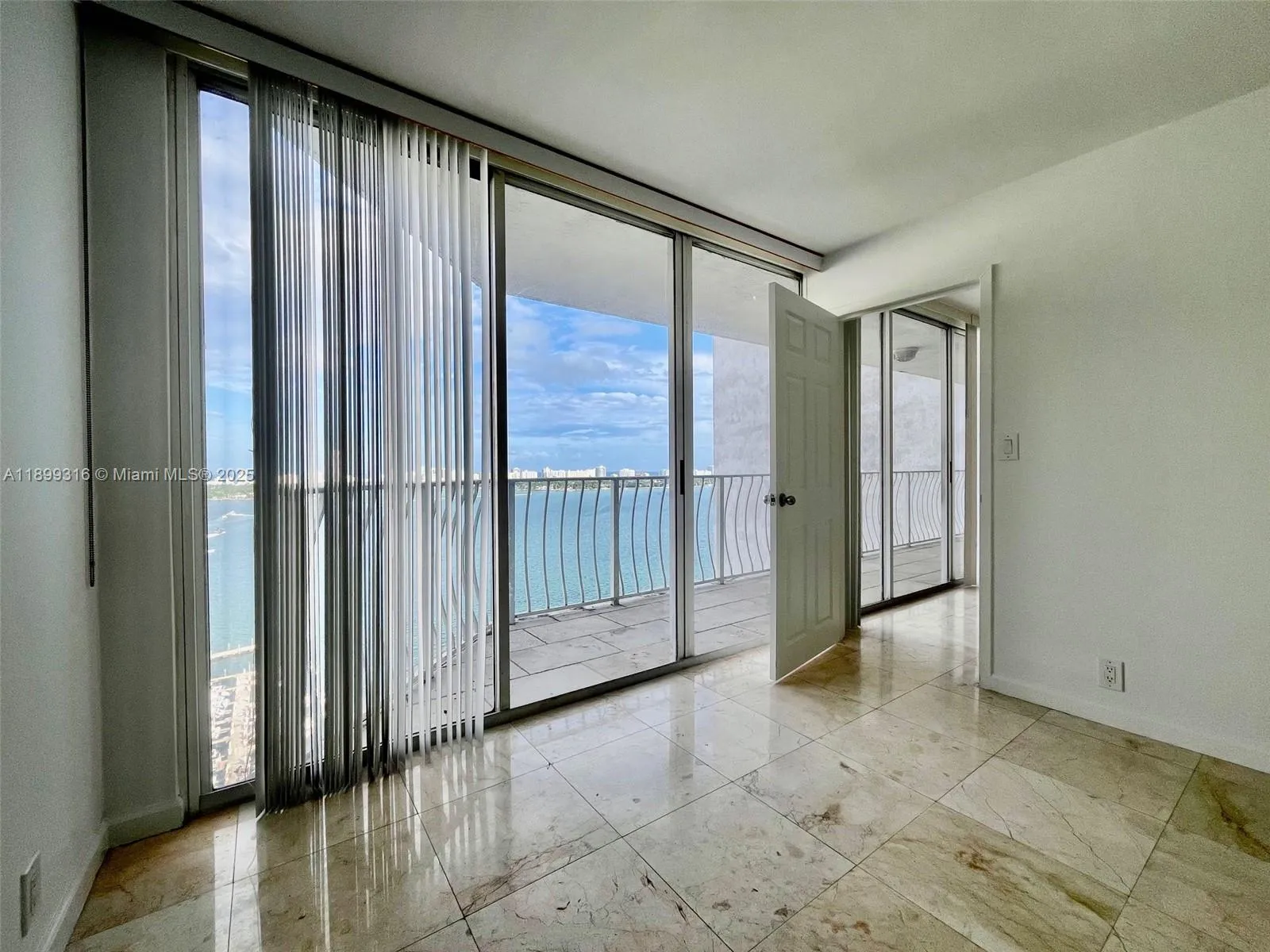 7601 E Treasure Dr # 2308, North Bay Village FL 33141