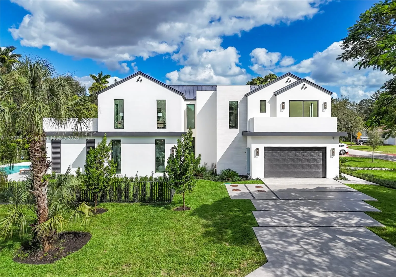 6781 SW 75th Ter, South Miami FL 33143