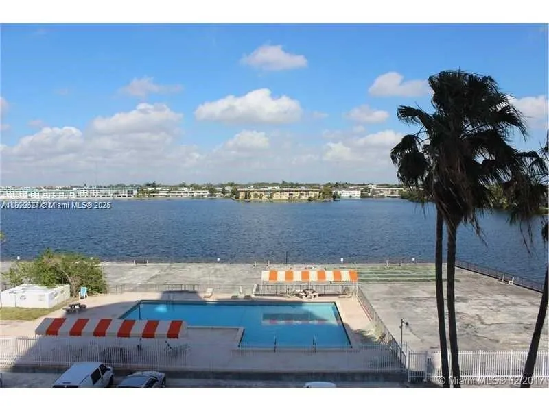 1351 NE Miami Gardens Dr # 1404E, Miami FL 33179