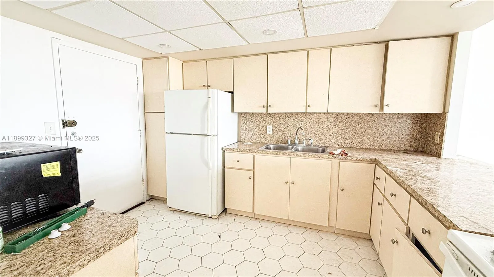 1351 NE Miami Gardens Dr # 1404E, Miami FL 33179
