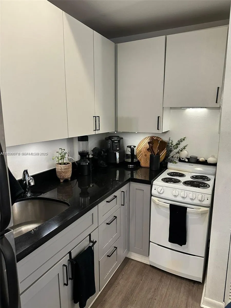 1244 Pennsylvania Ave # 103, Miami Beach FL 33139