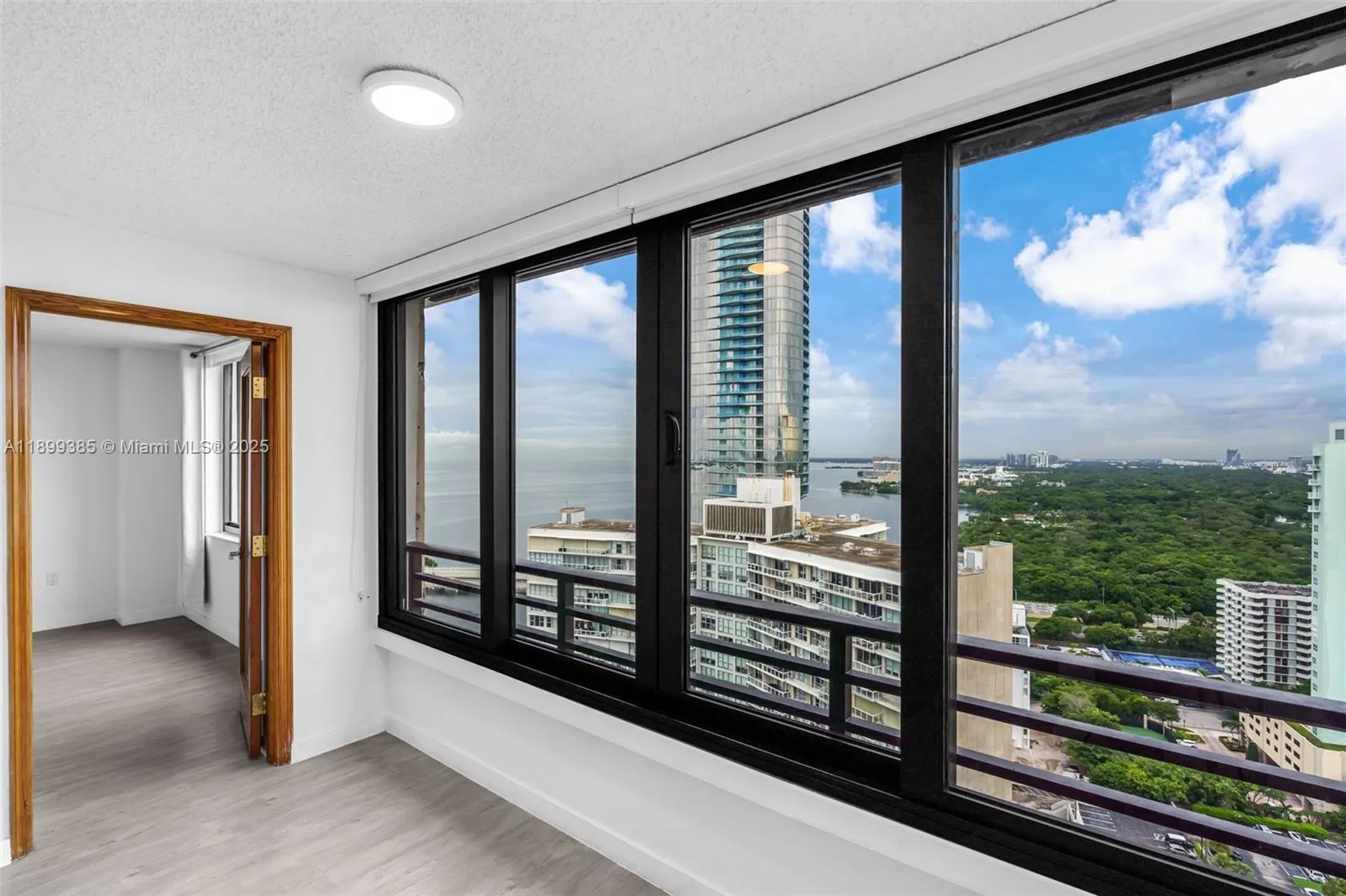 1 bedroom 2 bath for sale at 2333 Brickell Ave, Miami FL 33129