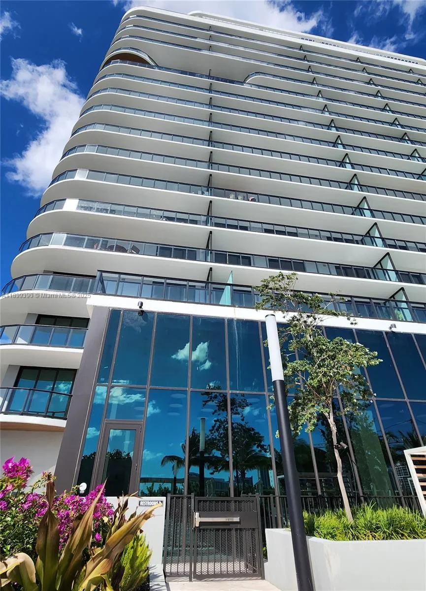 1 bedroom 1 bath for sale at 580 72nd # 713, Miami Beach FL 33141