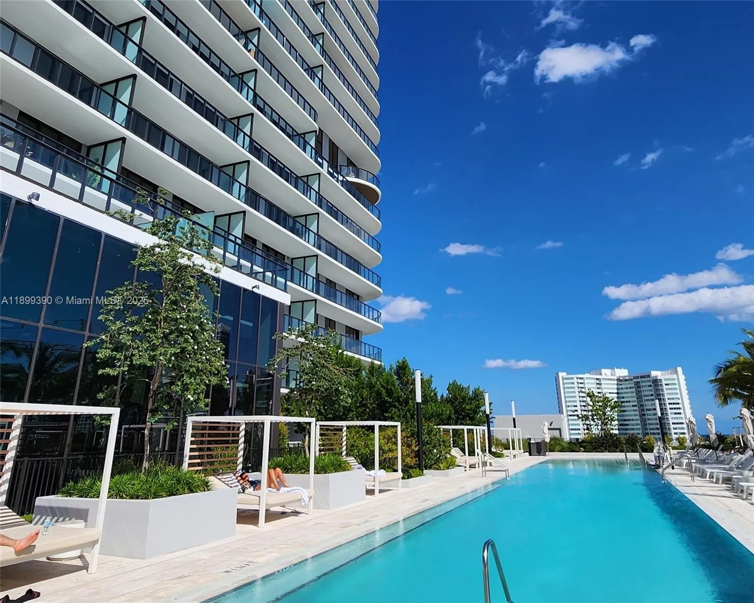 580 72nd # 713, Miami Beach FL 33141