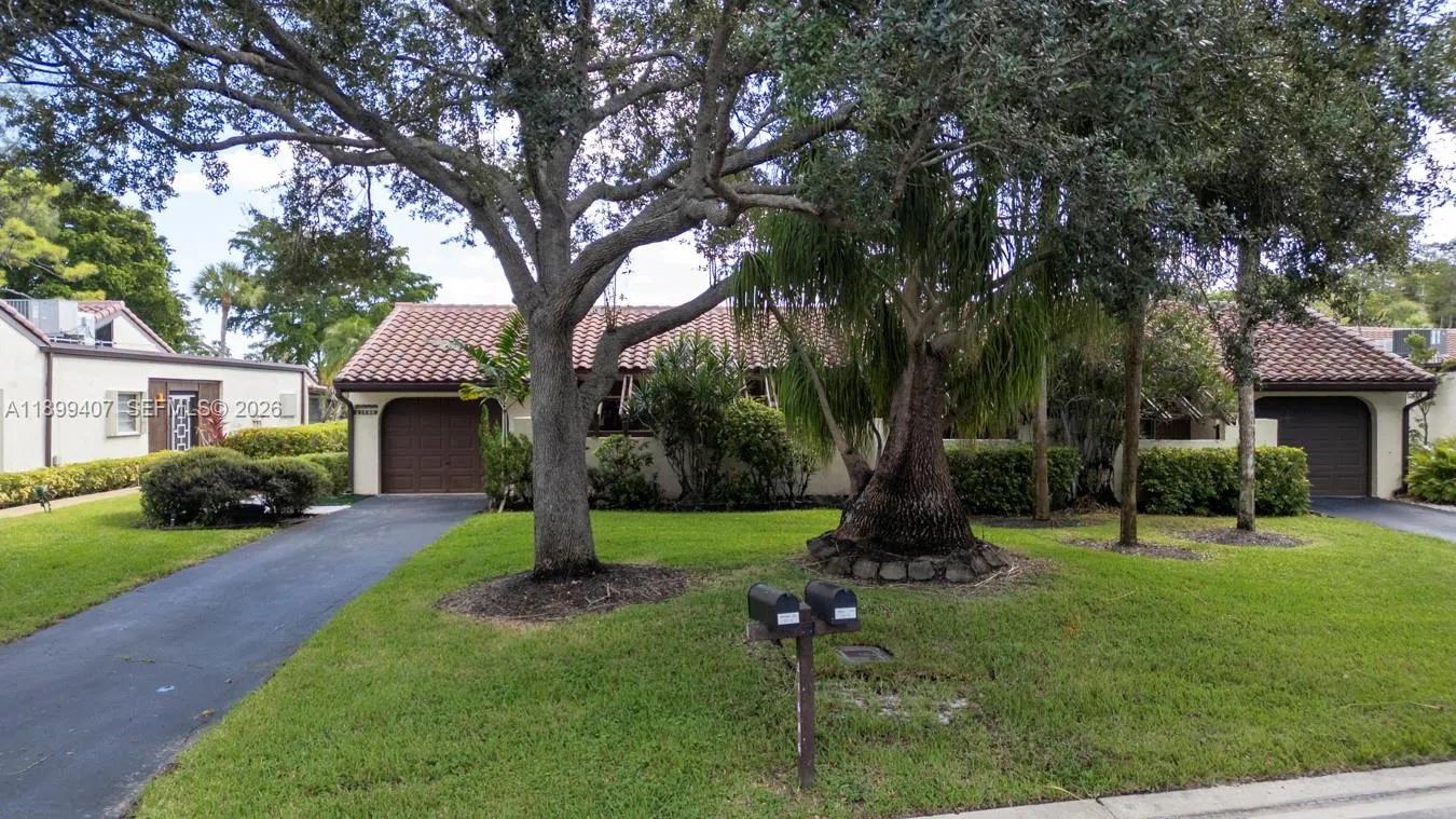 3 bedroom 2 bath for sale at 21686 Arriba Real # A, Boca Raton FL 33433